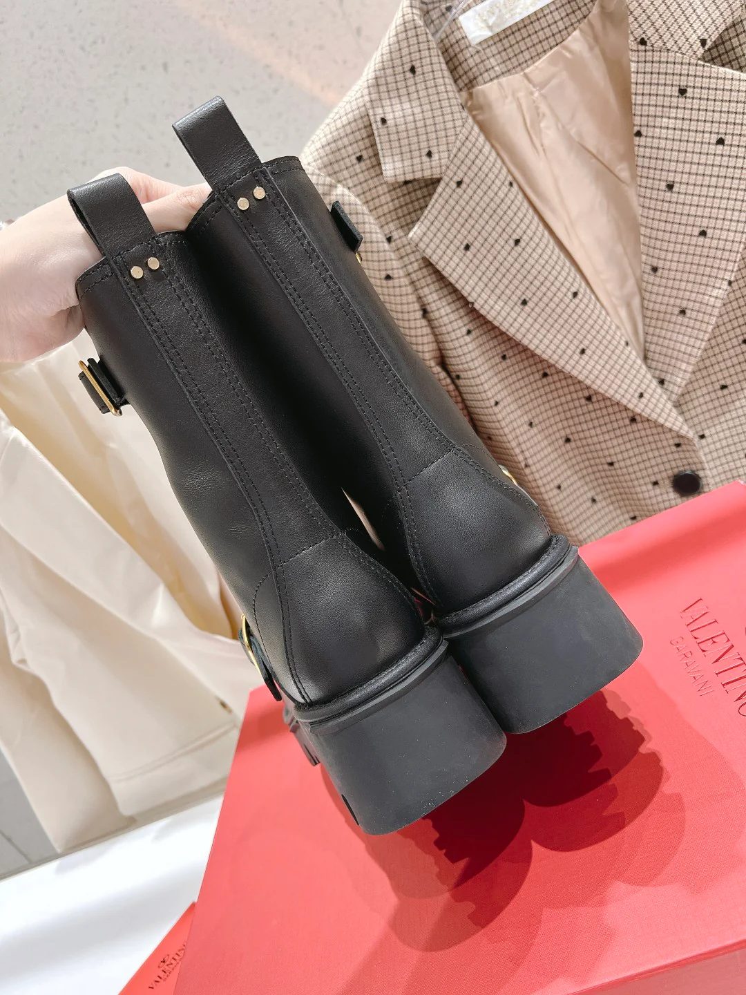 Сапоги Valentino до середины икры - черные