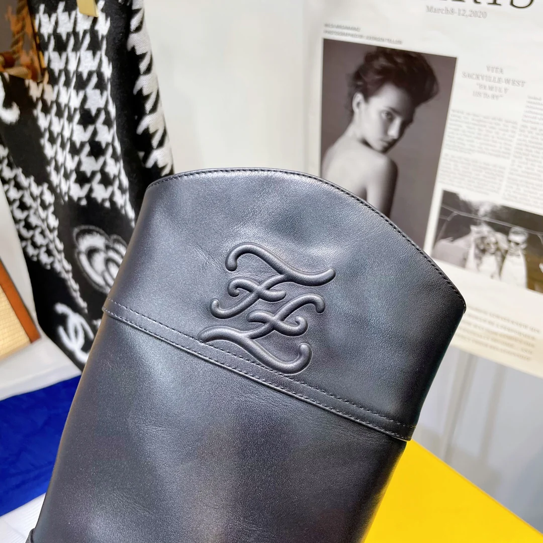 Кожаные сапоги Fendi до середины икры