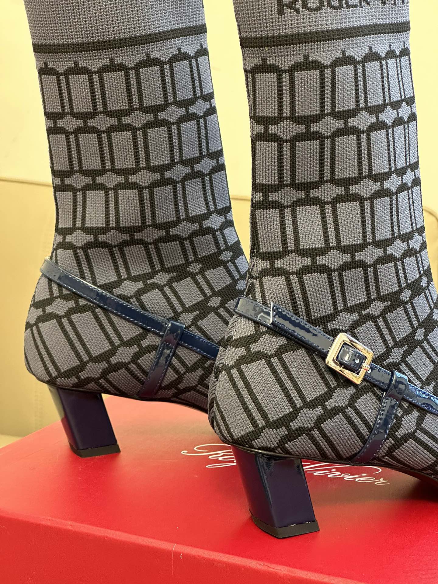 Обувь RV Shoes - Новинка сезона осень/зима 2023 - Ботильоны-носки на высоком каблуке с квадратным носком - Синие