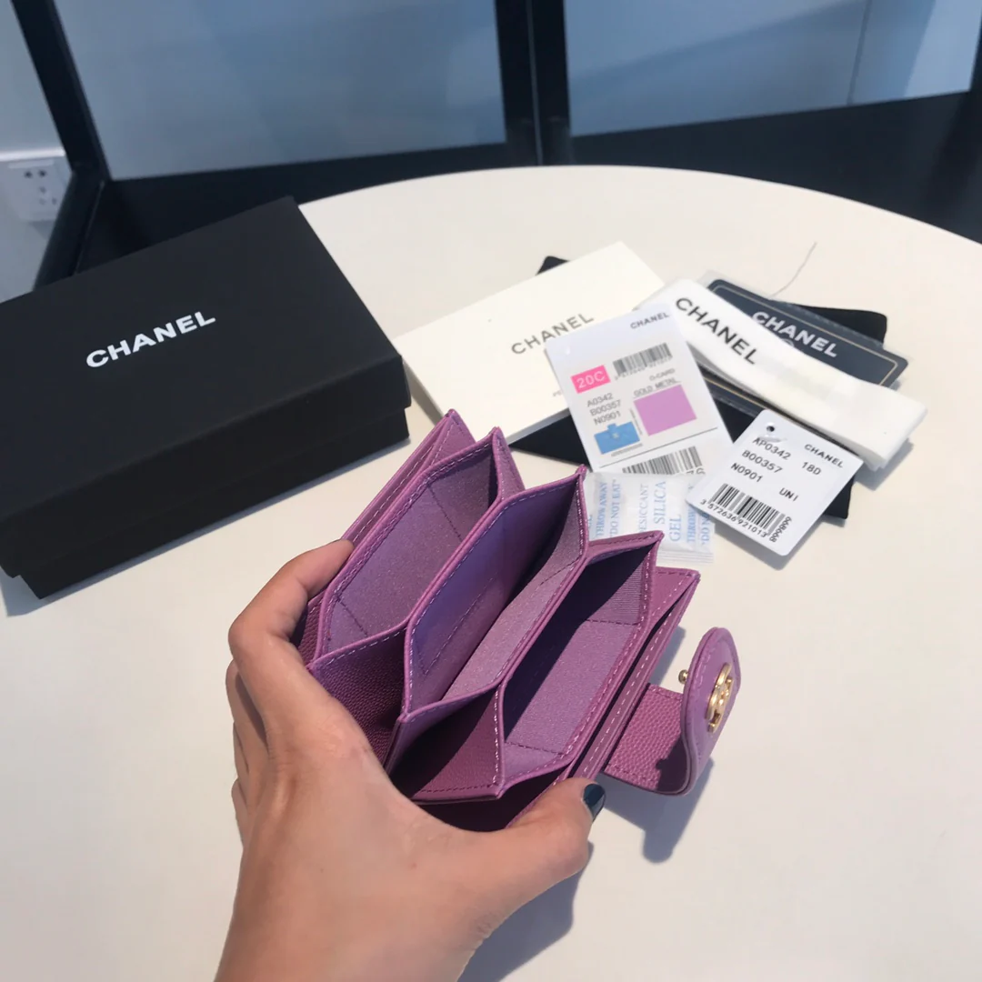 Карман-гармошка Chanel с несколькими отделениями