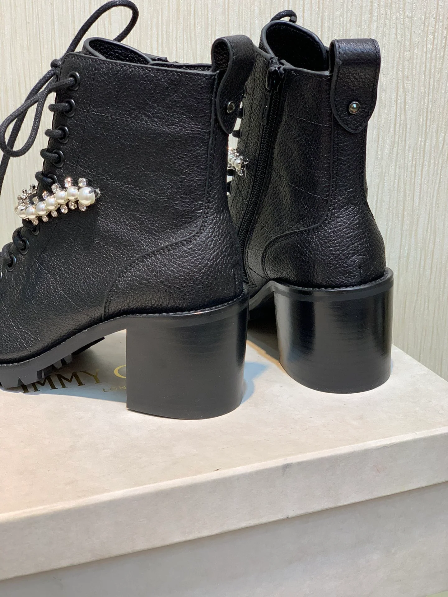 Jimmy - Новинка сезона осень/зима 2022 - Стразы Swarovski, жемчуг - 6-5 см