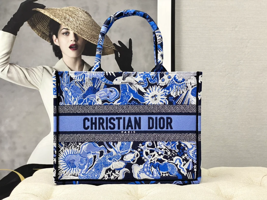 Сумка Dior Booktote с вышивкой - Blue Constellation - 37x30x16 см