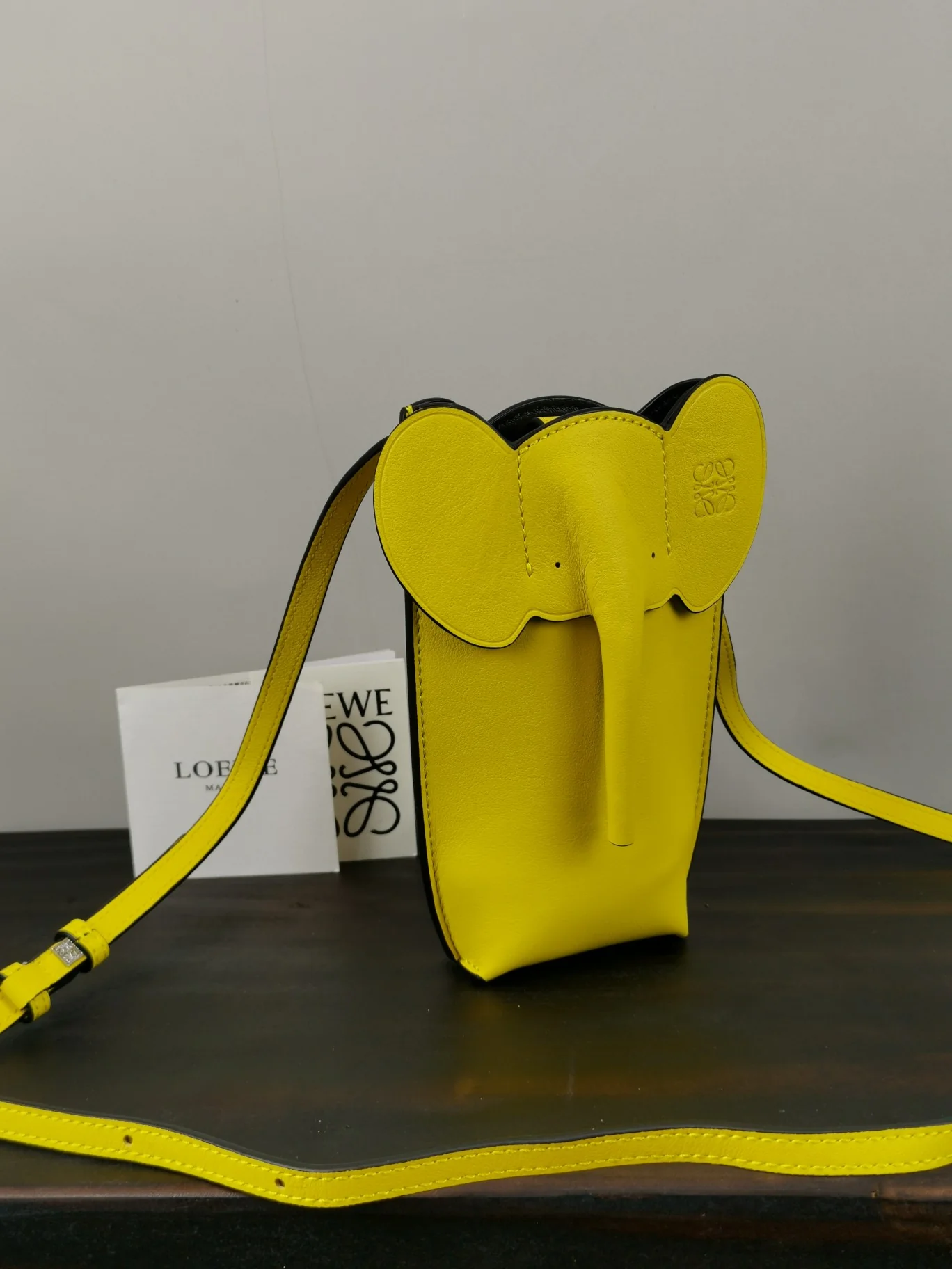 Loewe - Сумка для телефона New Elephant - Желтая