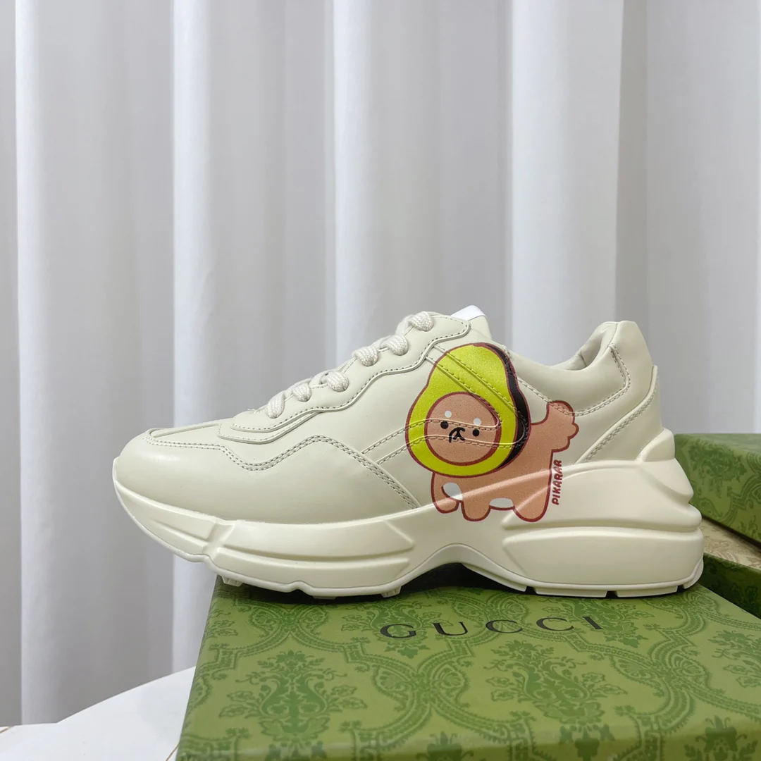 Новинка сезона весна/лето 2023 от Gucci - массивные кроссовки в стиле Kawaii - парный стиль.