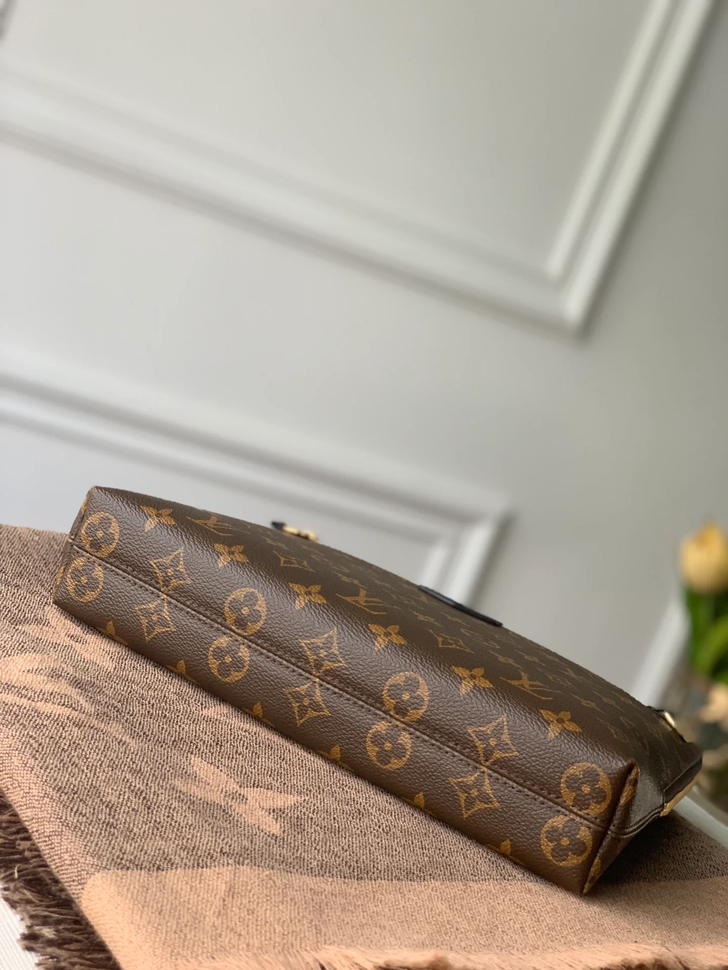 lv-m60417-new-pouch clutch