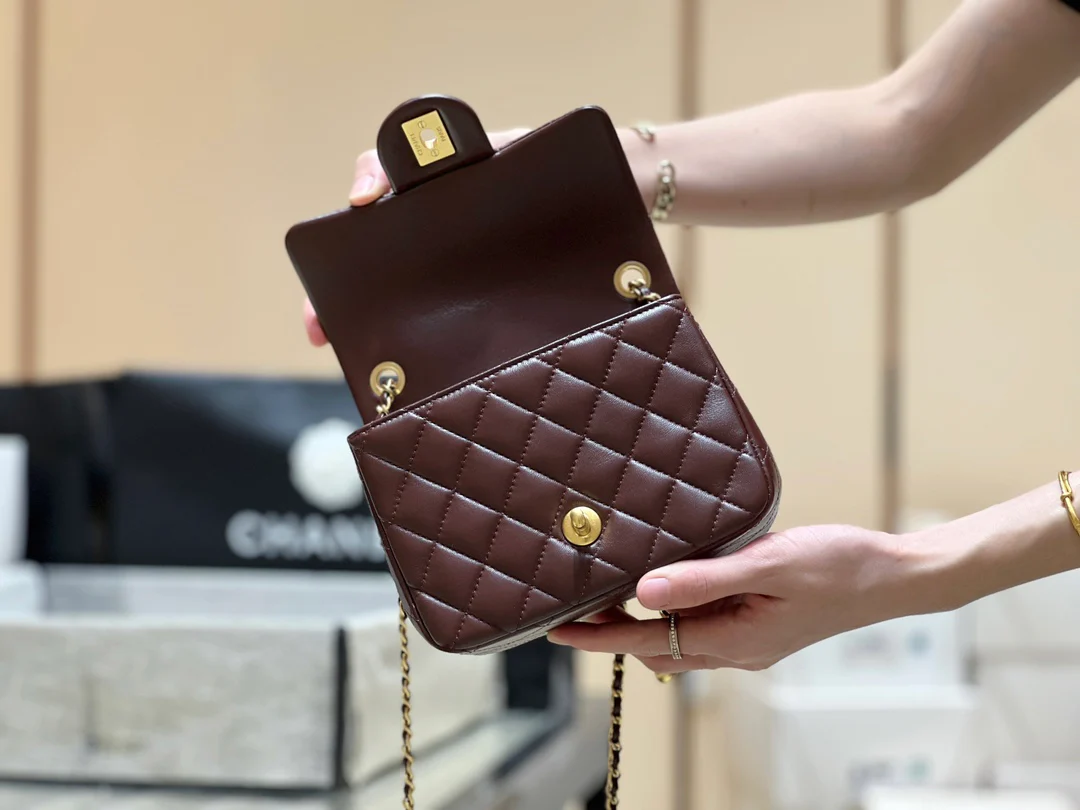 Chanel CF Gold Ball Square Fat Man - Burgundy