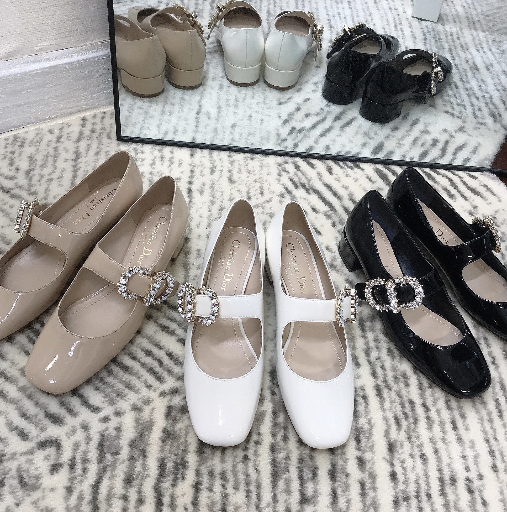 Dior - Британский стиль - Сандалии - Туфли на низком каблуке