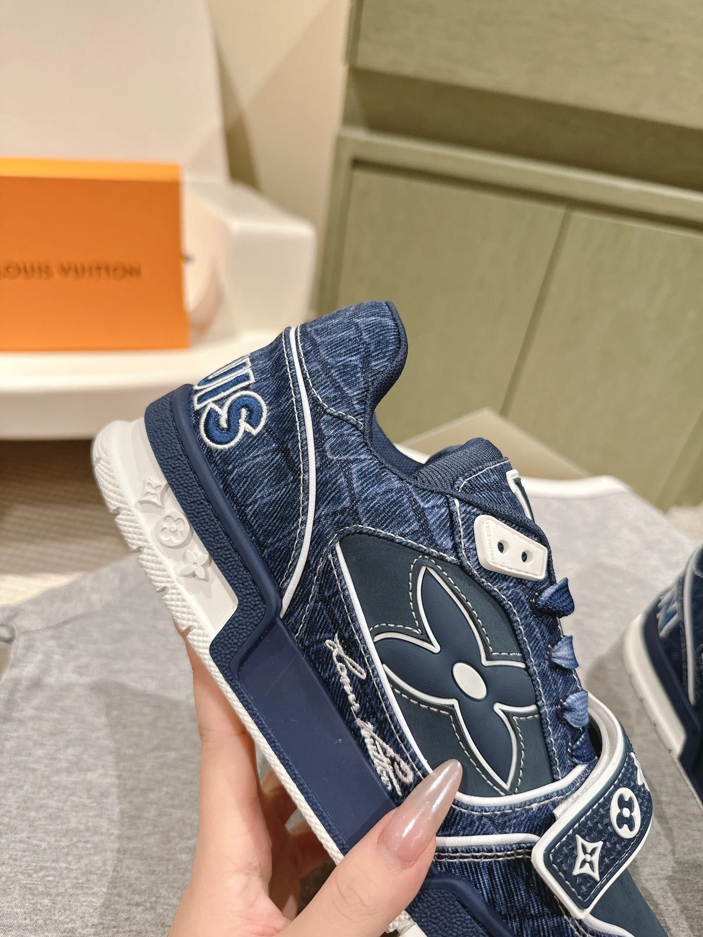 LV-2024-Кроссовки-Синие-1