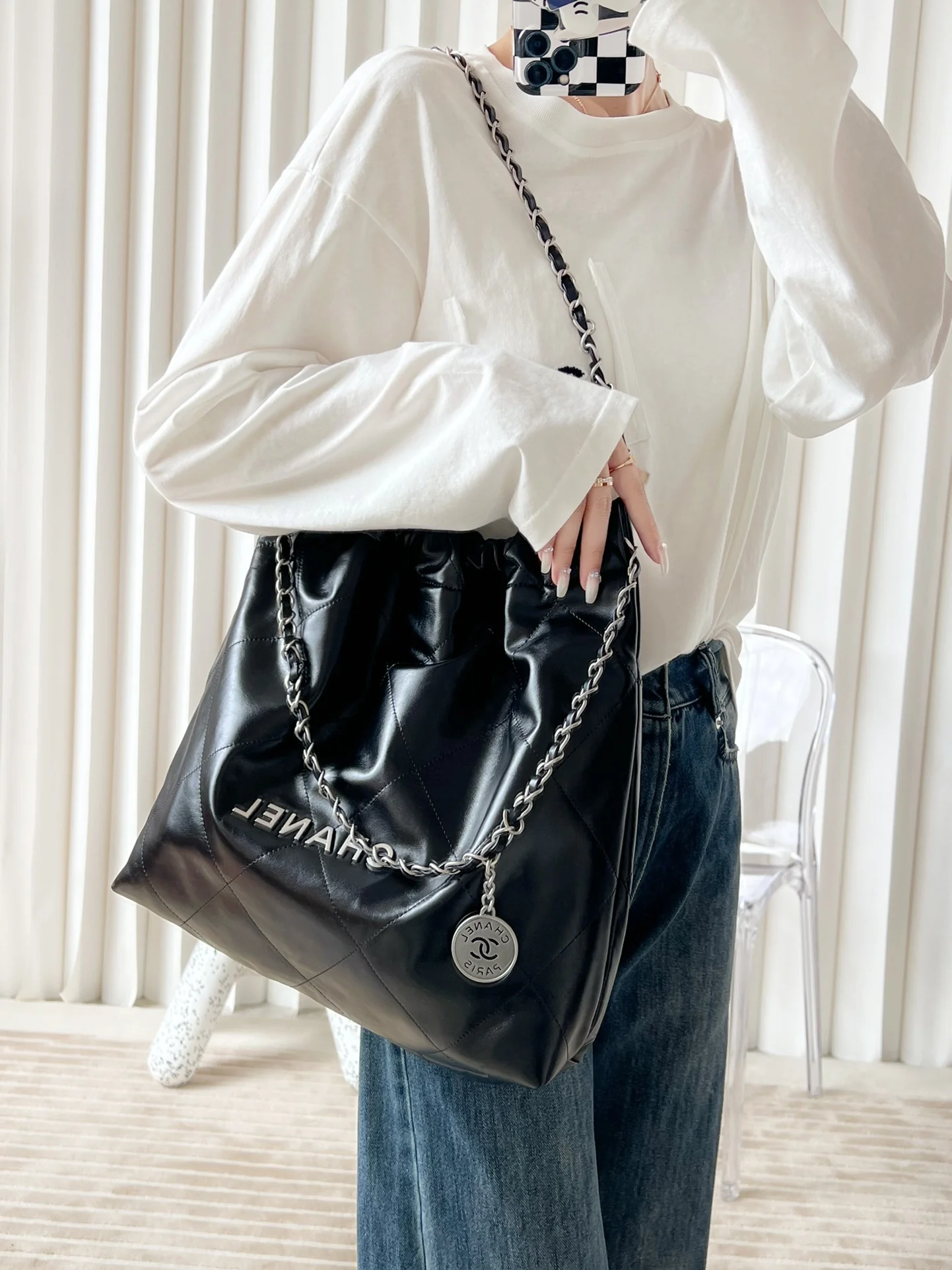 Сумка-шоппер Chanel - Маленькая - Черная с золотой фурнитурой - 1 шт.