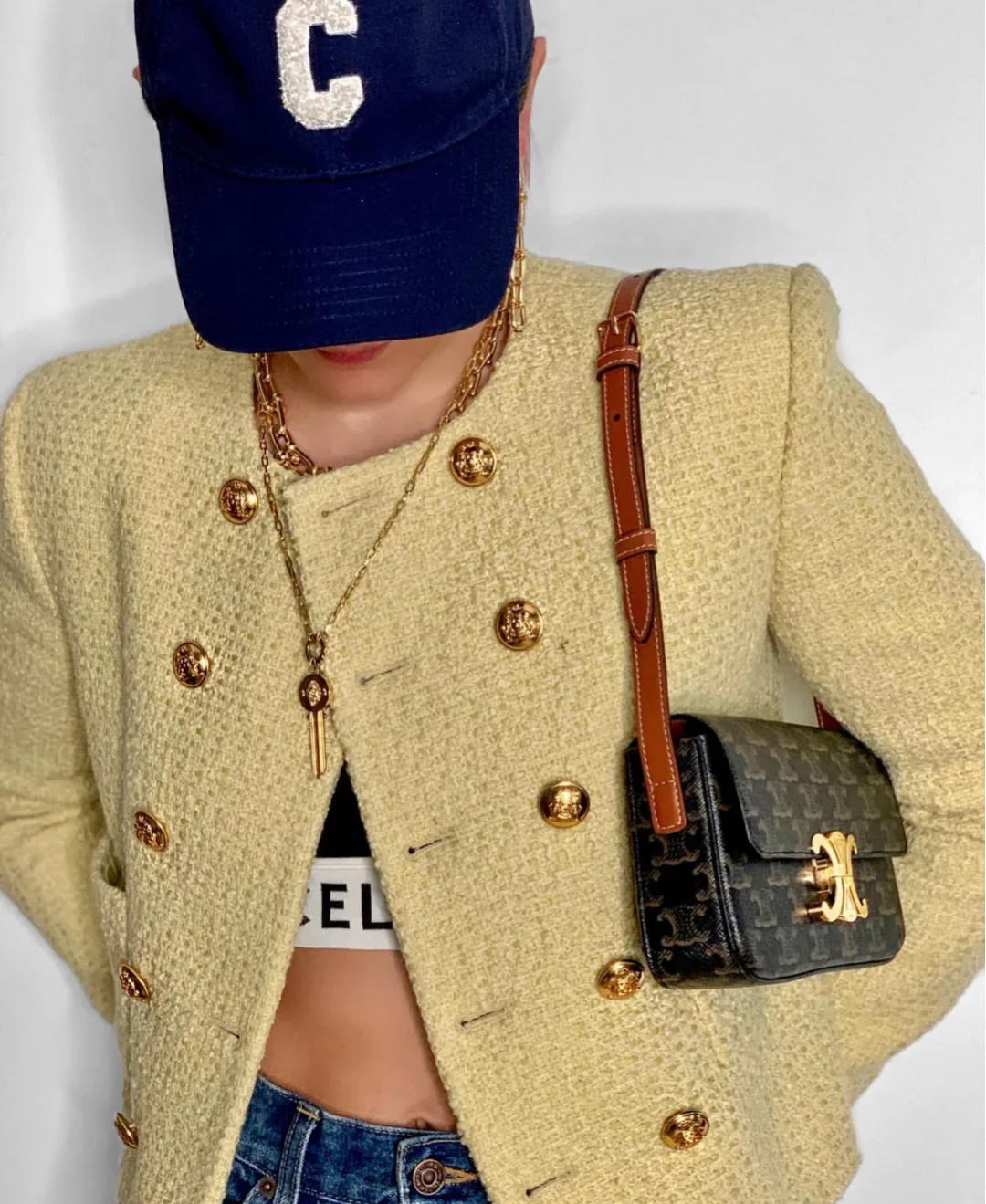 Сумка под мышку с монограммой Celine Triomphe