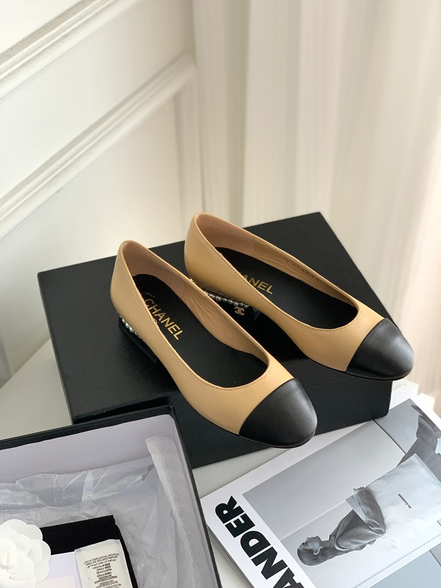 Балетки Мэри Джейн с показа Chanel 2022 года