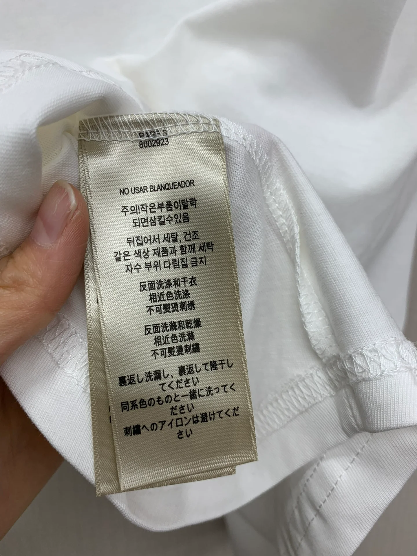 Футболка Burberry 2403-24 ?Ранняя весна? в классическую клетку с вышитой лошадью — белая.