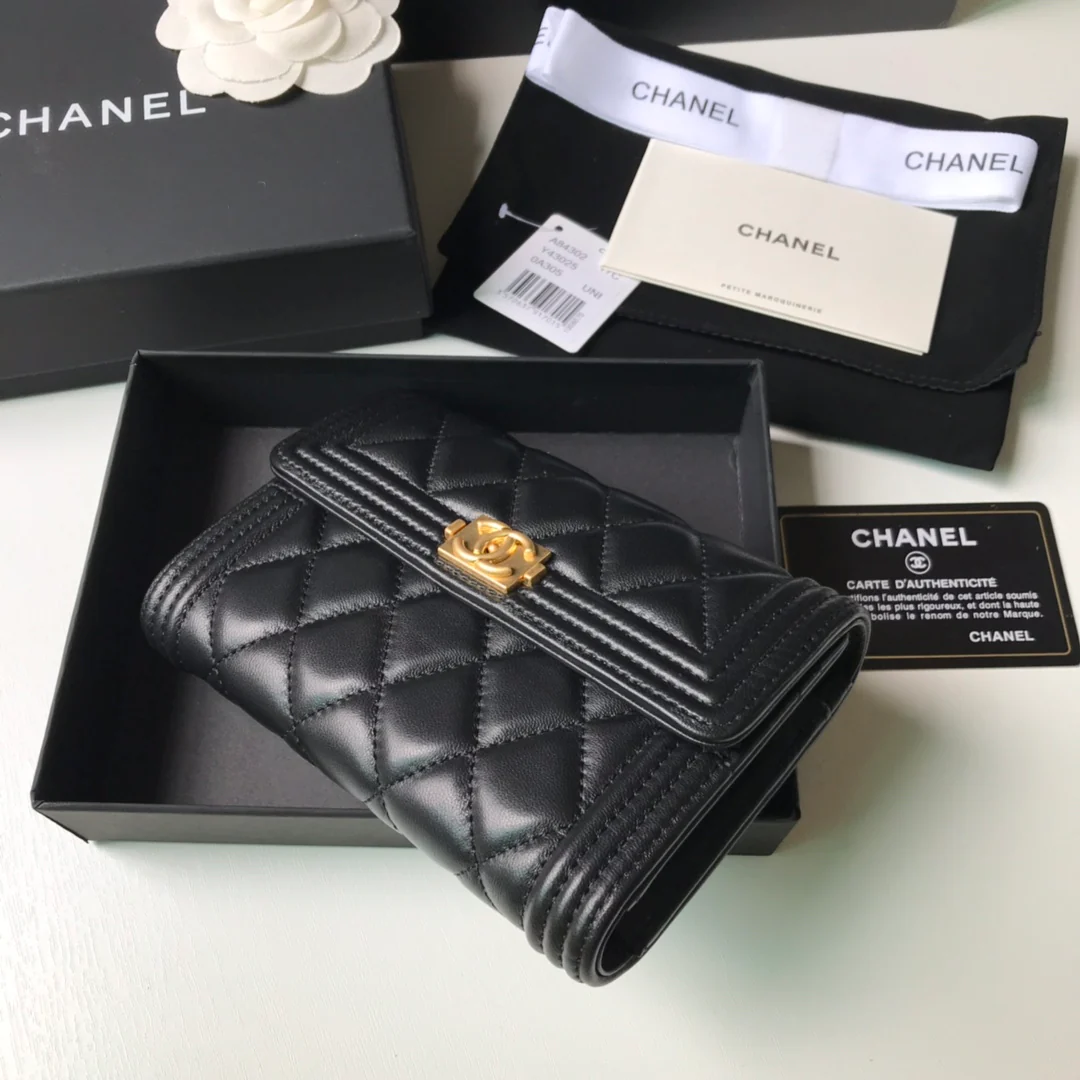 Chanel - Тройная застежка - Черная овечья кожа с золотой фурнитурой