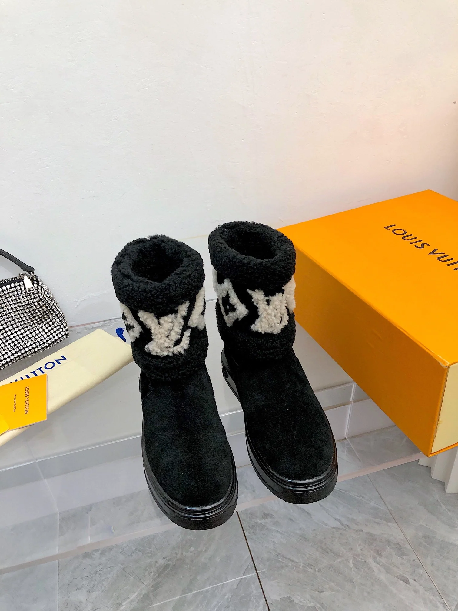LV - Ботильоны из овечьей шерсти - Черные