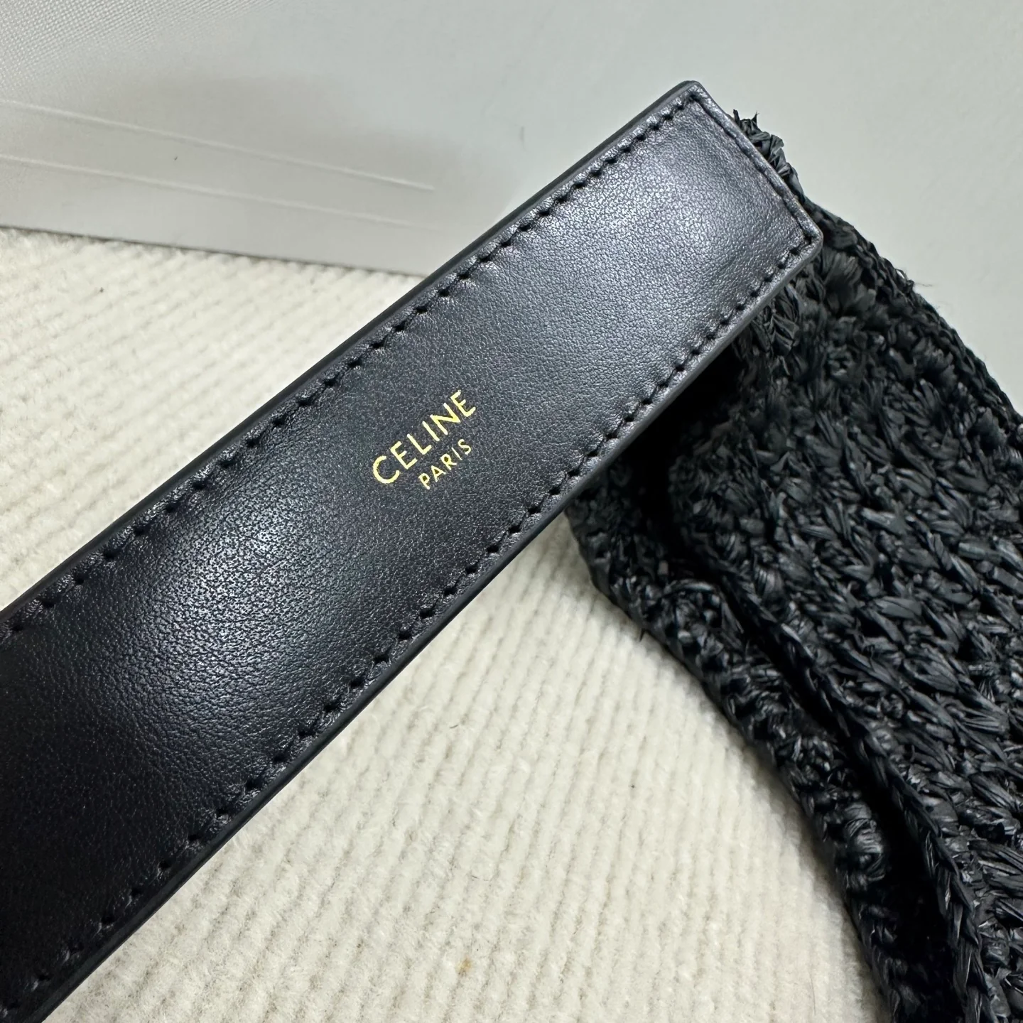 Соломенная сумка-хобо Celine - черная