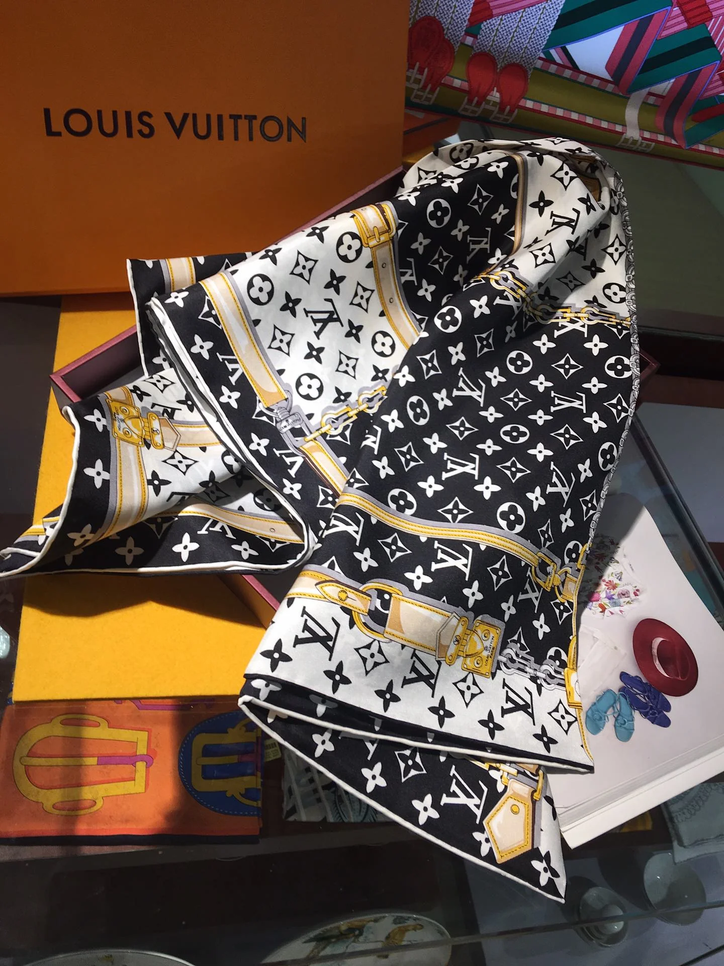 LV - Непревзойденный бестселлер - Шарф из 90% шелка