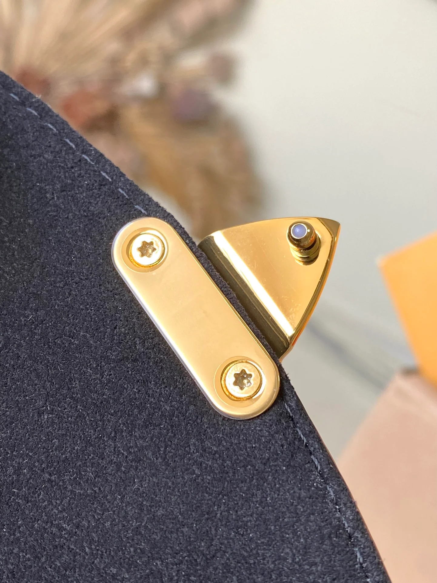 m82465-LV-camera-box-small box bag