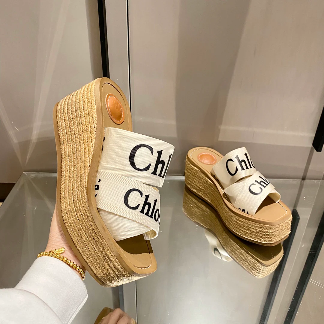 Обувь Chloe - сандалии Chloe на танкетке и платформе