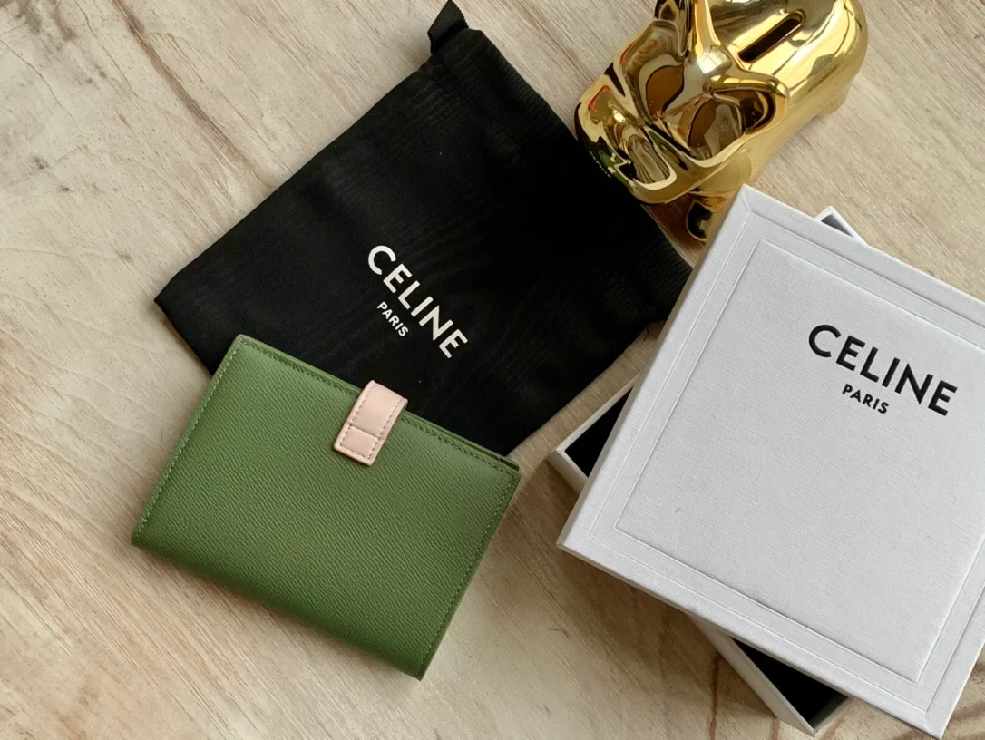 Кошелек Celine Strap из зернистой телячьей кожи - 2 шт.