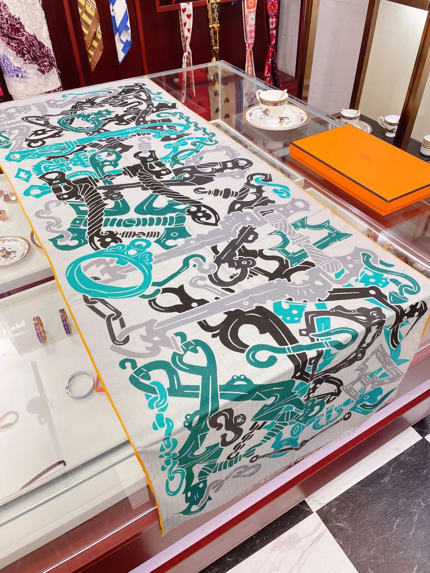 Шарф Hermes Line - 180 см - 63 см - 70% кашемир - 30% шелк - 2%