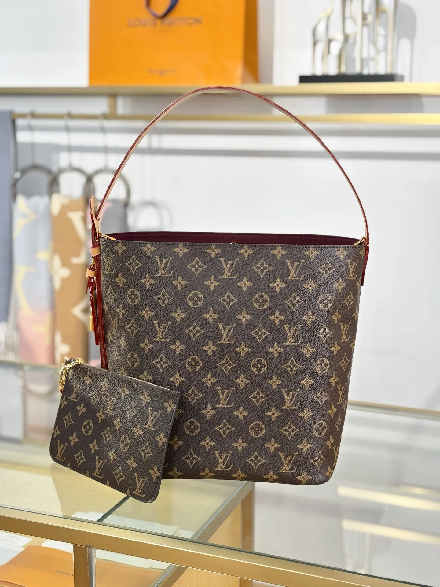 LV-m12926-all-in-large handbag-monogram