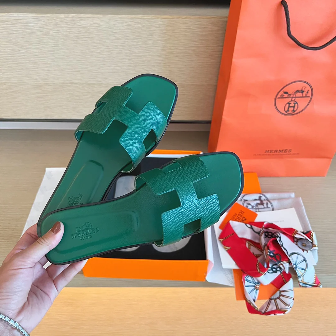 Тапочки Hermes H на плоской подошве - серия с принтом пальмовых листьев - подошва с полным покрытием - 1 шт.