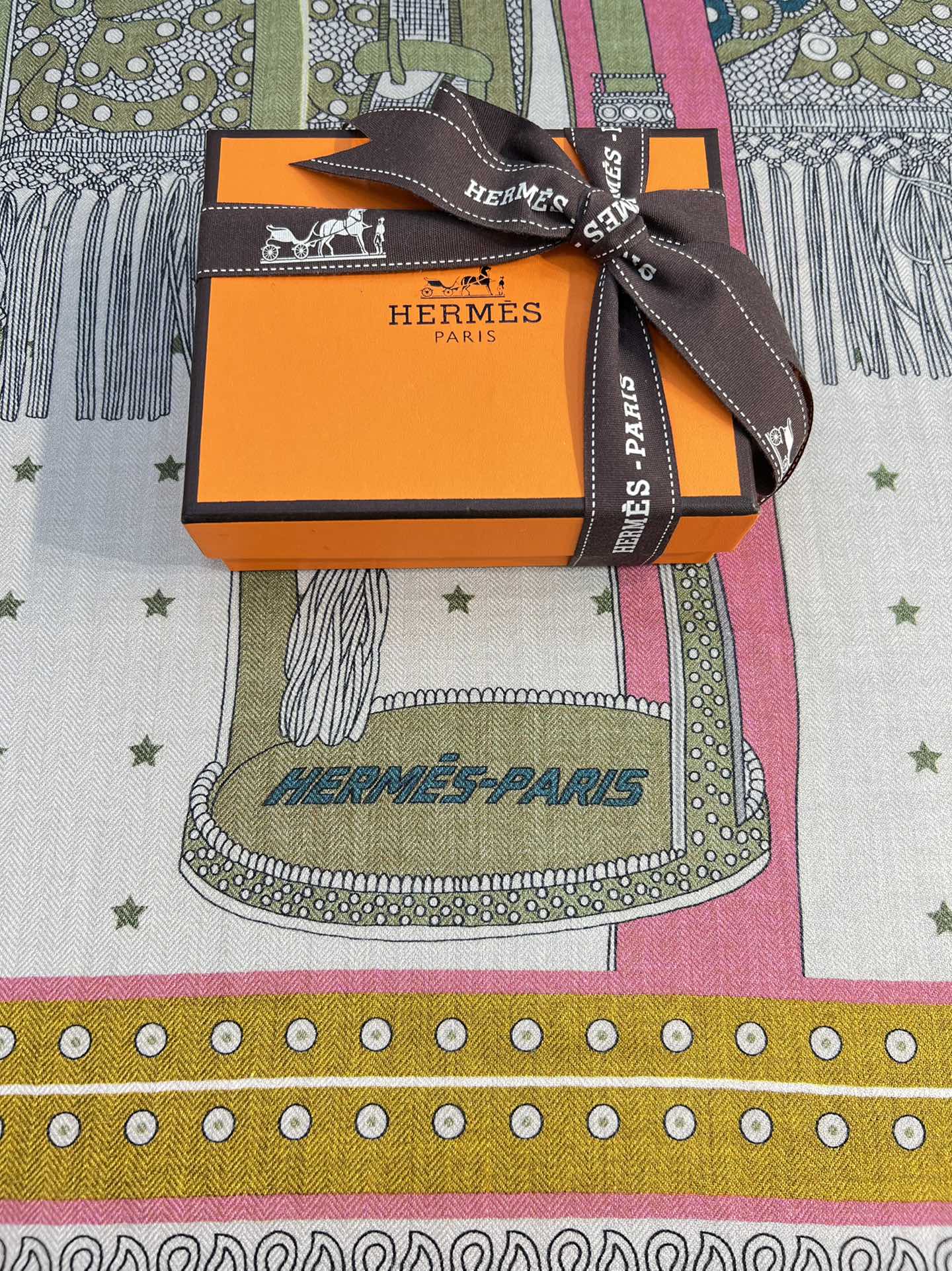Большой двусторонний бархатный шарф Hermes - 140 см - 001
