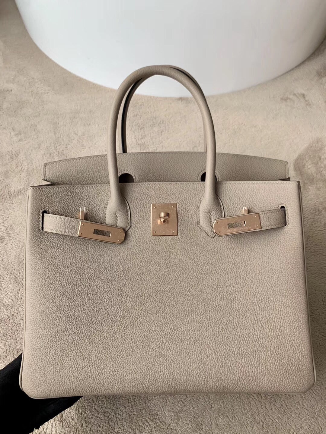 Сумка Hermes Birkin 30-81 цвета ?голубиный серый? с пряжкой из розового золота.