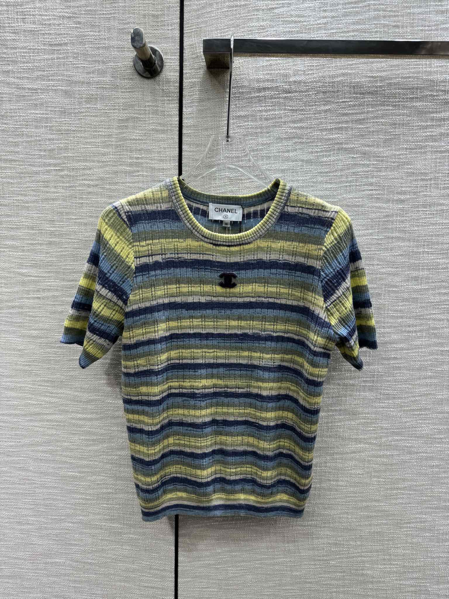 Chanel 2403 - Вязаная футболка с коротким рукавом в полоску 