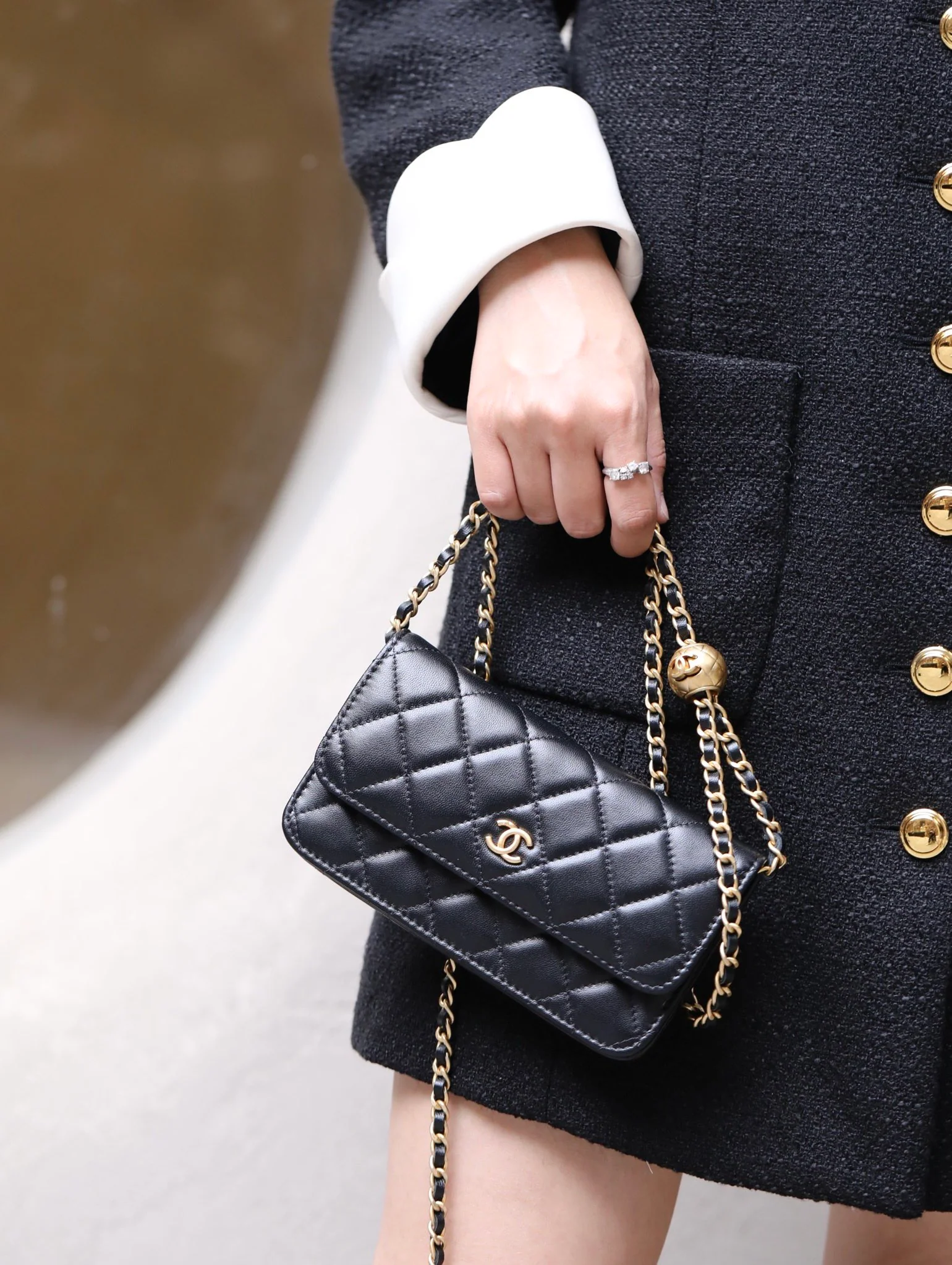 Chanel - Chanel - Золотой шар WOC - Черный