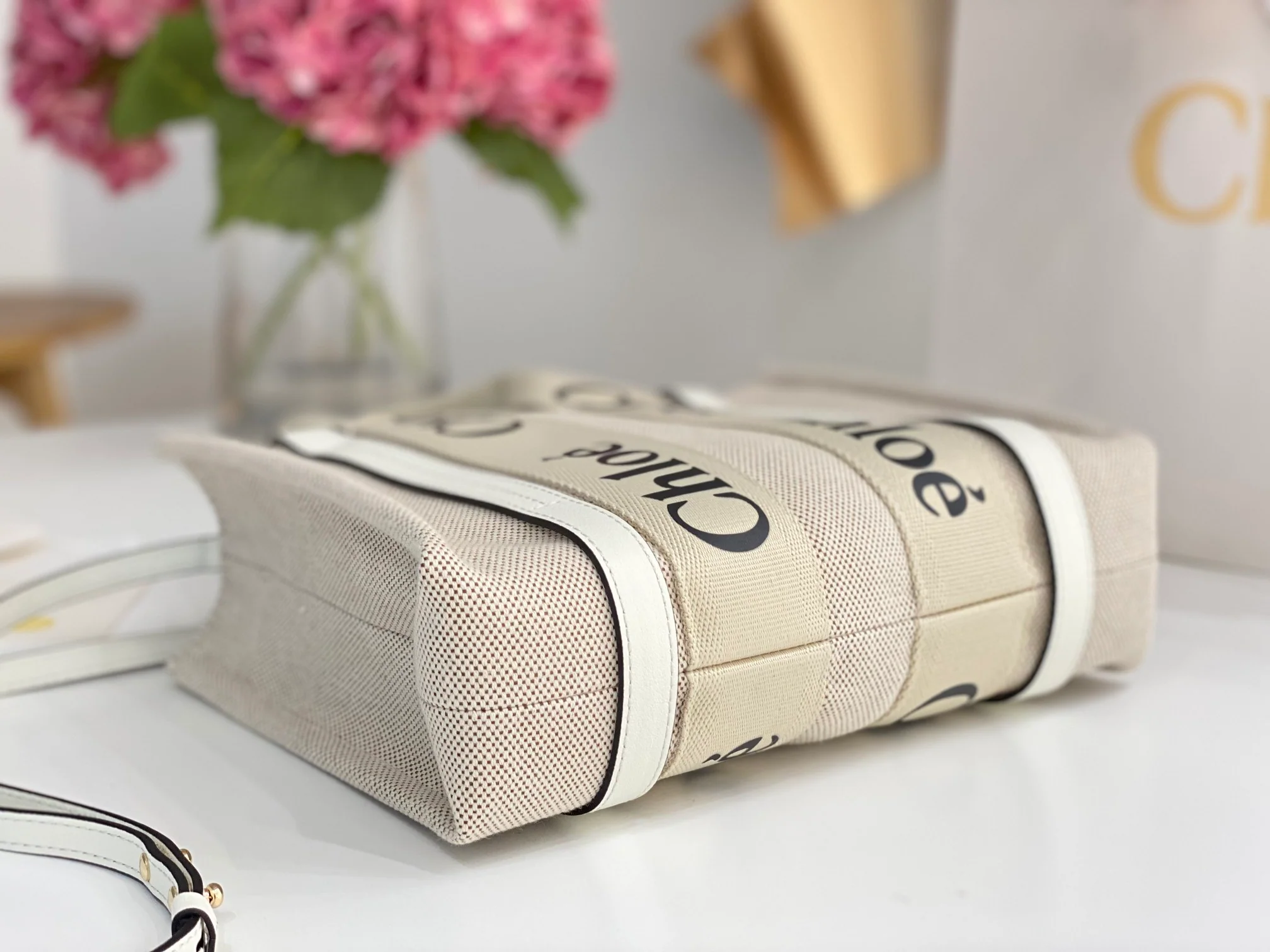 Сумка-тоут Chloe Woody - белая - маленькая