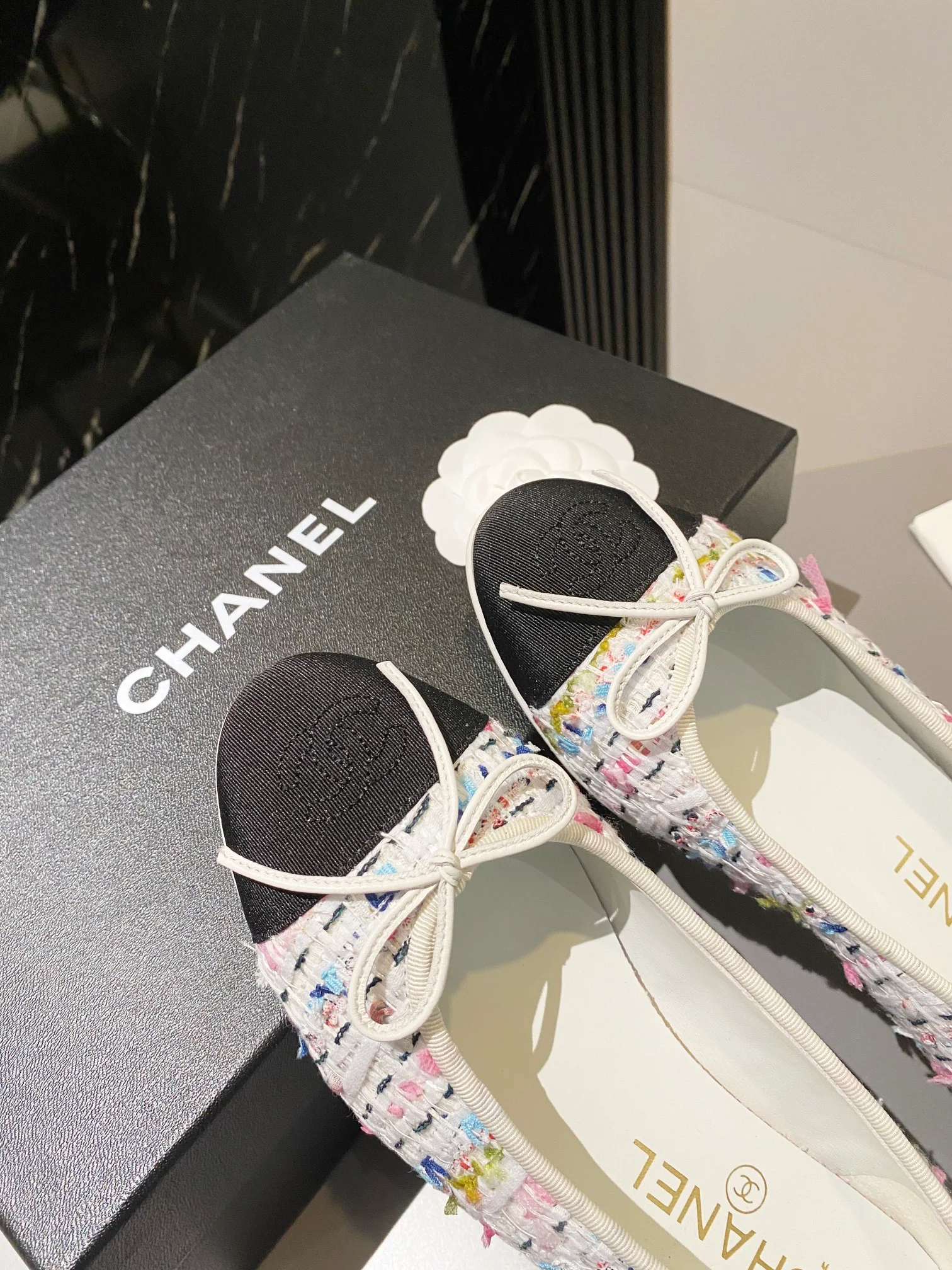 Новинка сезона осень/зима 2023 от Chanel - балетки.