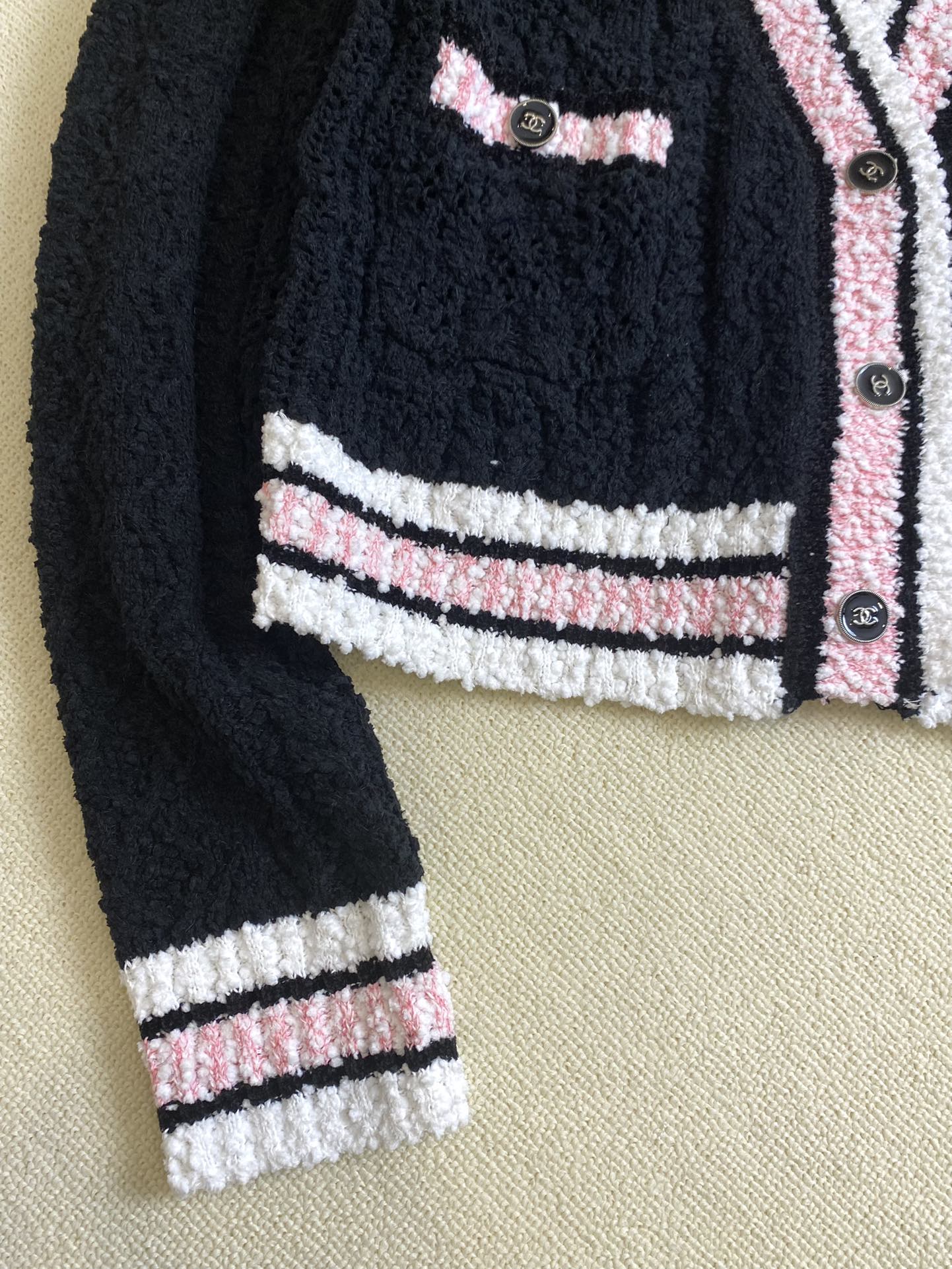 Вязаный кардиган Chanel 2403 ?Ранняя весна?, новинка, черный.