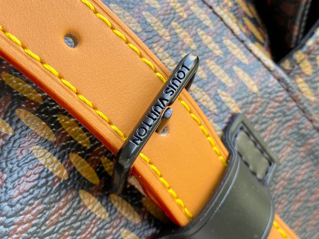 lv-n40358-christopher-small backpack