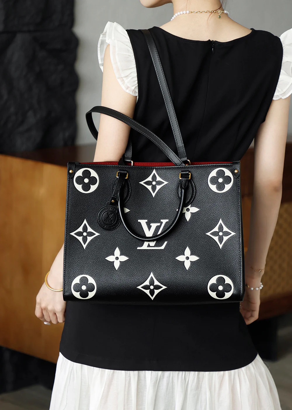 LV-m45659-onthego Маленький - Черно-белый