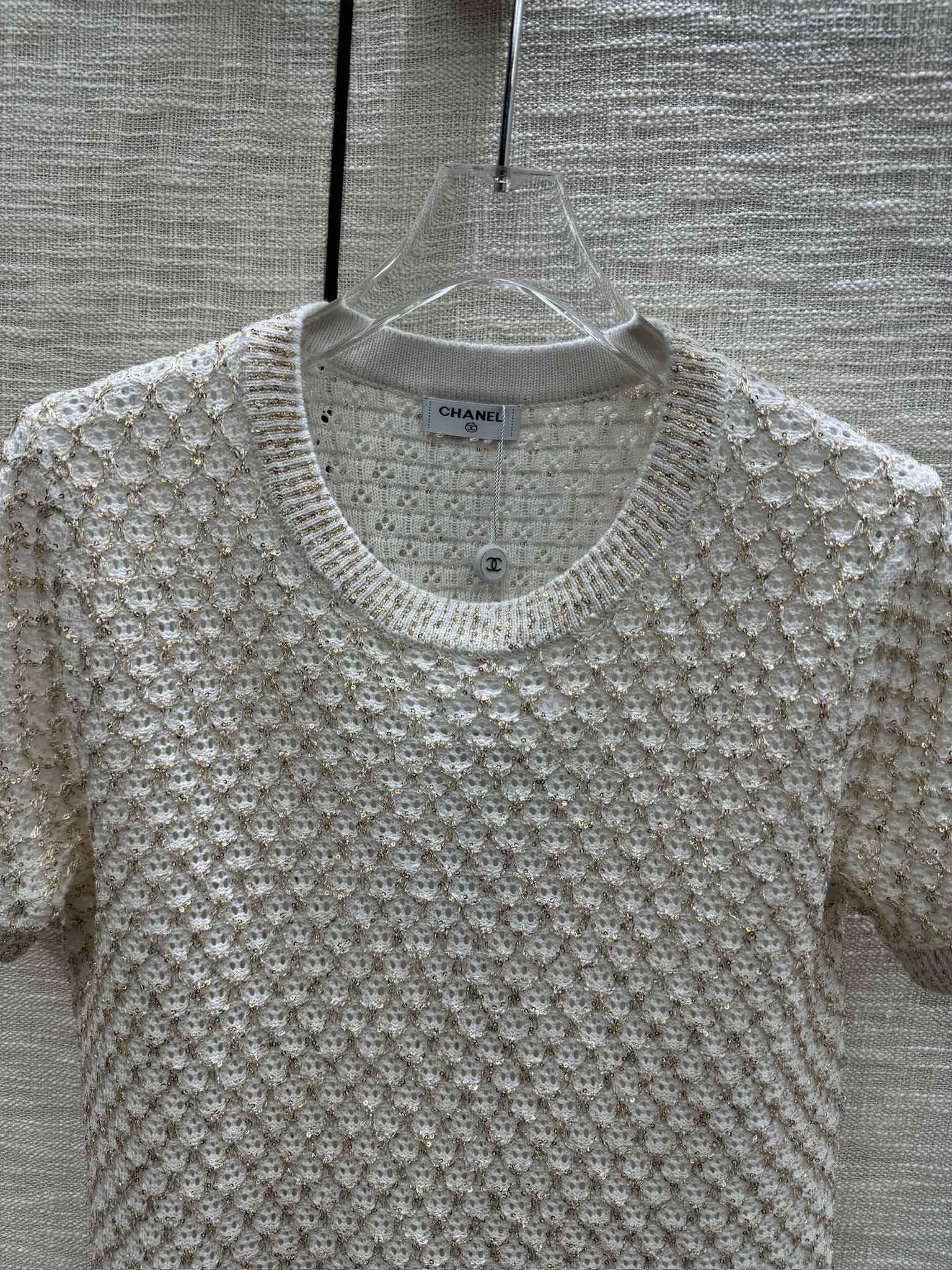 Chanel 2403 Черный с серебряными пайетками, вязаный, с коротким рукавом - белый