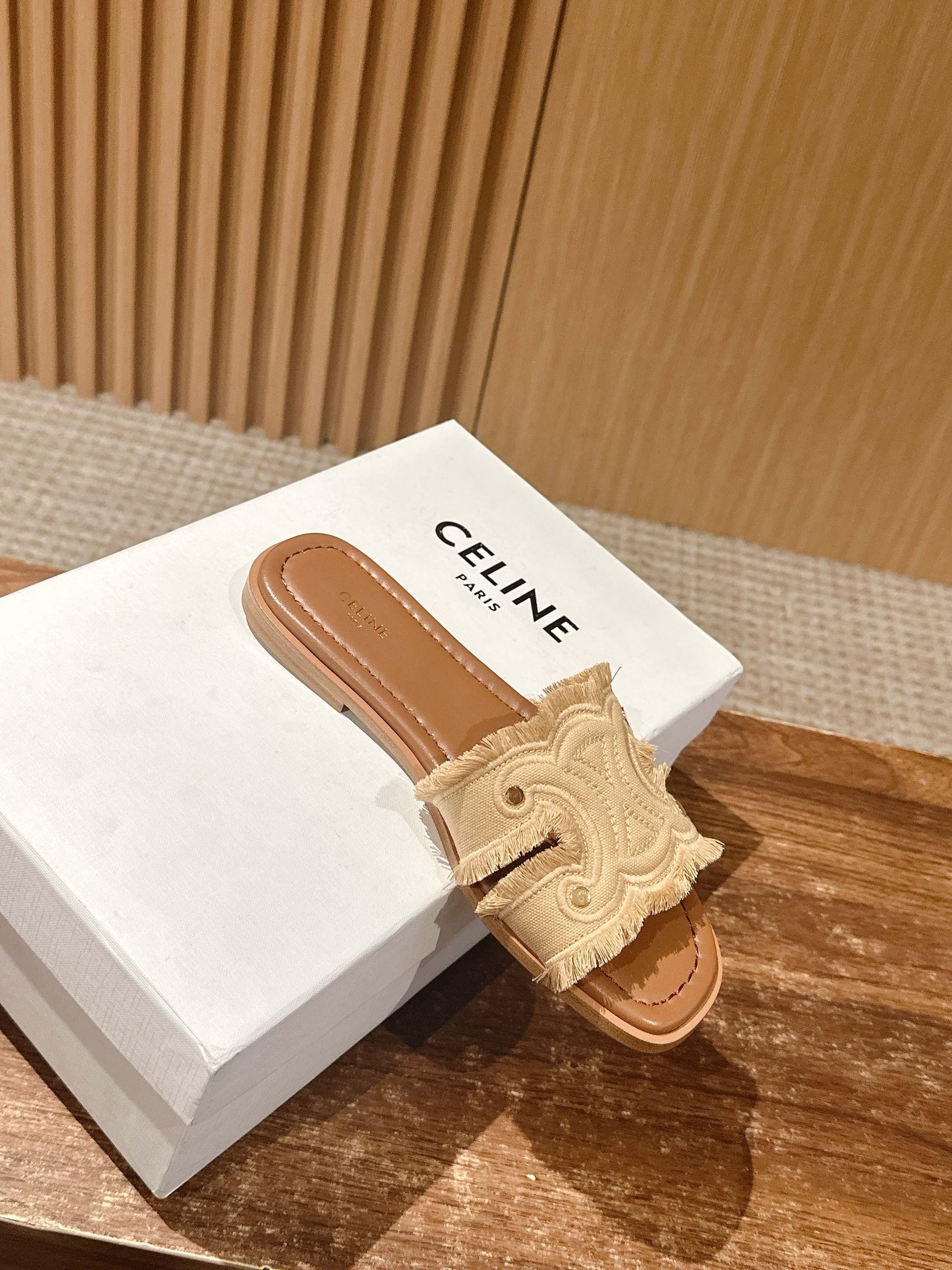 Тапочки Celine Arc de Triomphe - Абрикос