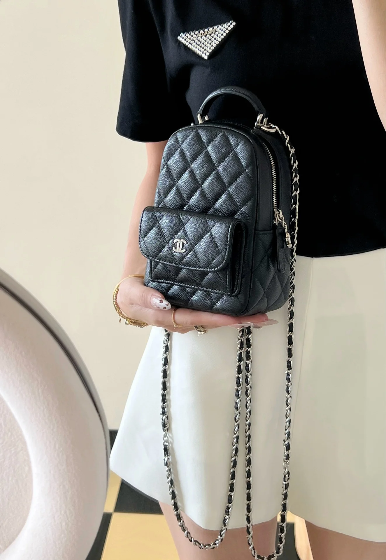 Chanel - Многофункциональный небольшой рюкзак - Черный с серебряной пряжкой