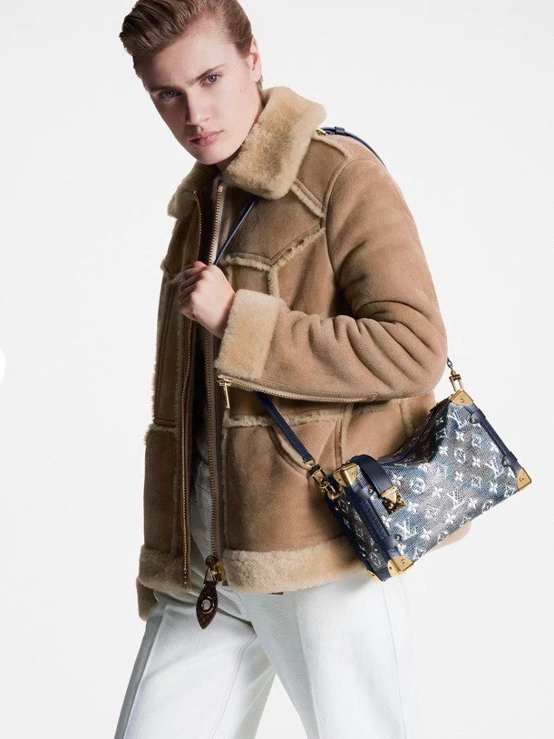 m22944-LV-side-trunk handbag-blue