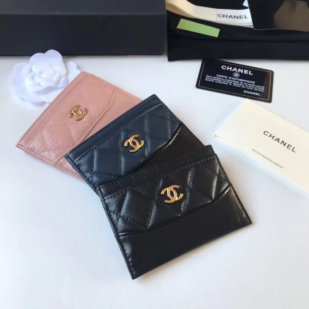 Chanel - Подставка для карт из серии 