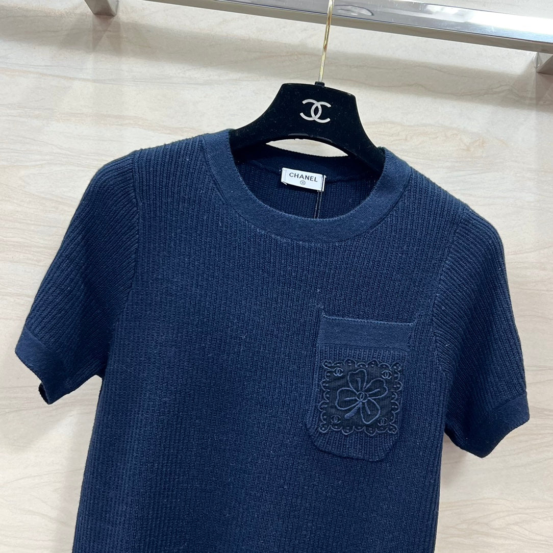 Chanel 2403 - Вязаный топ с короткими рукавами и вышивкой 