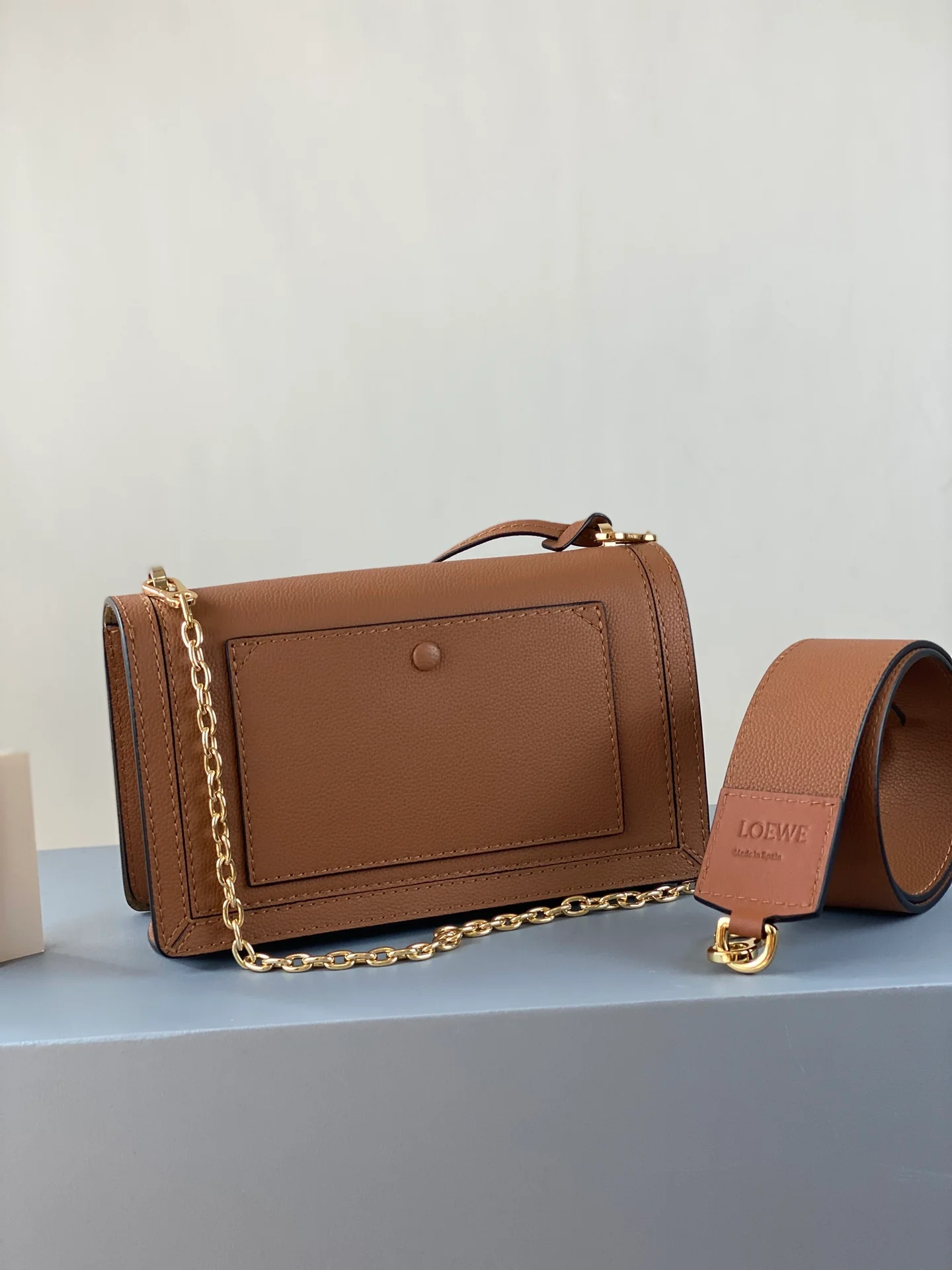 Сумка-треугольник Loewe, новая версия 2020 года - мягкая зернистая кожа - телячья кожа - 1 шт.