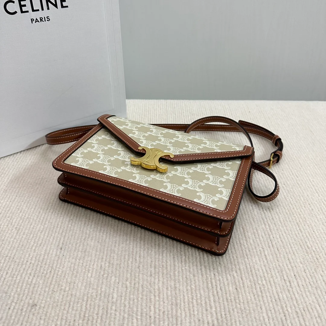 Сумка-конверт Celine WOC - полностью кожаный плечевой ремень - бежевый