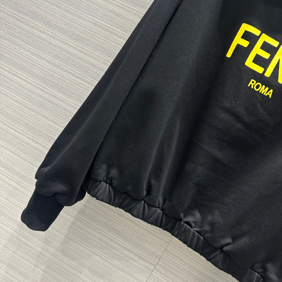 Новинка сезона весна/лето 2024 от Fendi: комплект из худи.
