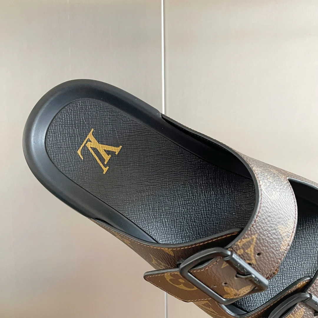 Новая серия кроссовок LV 2023 Monogram - коричневый