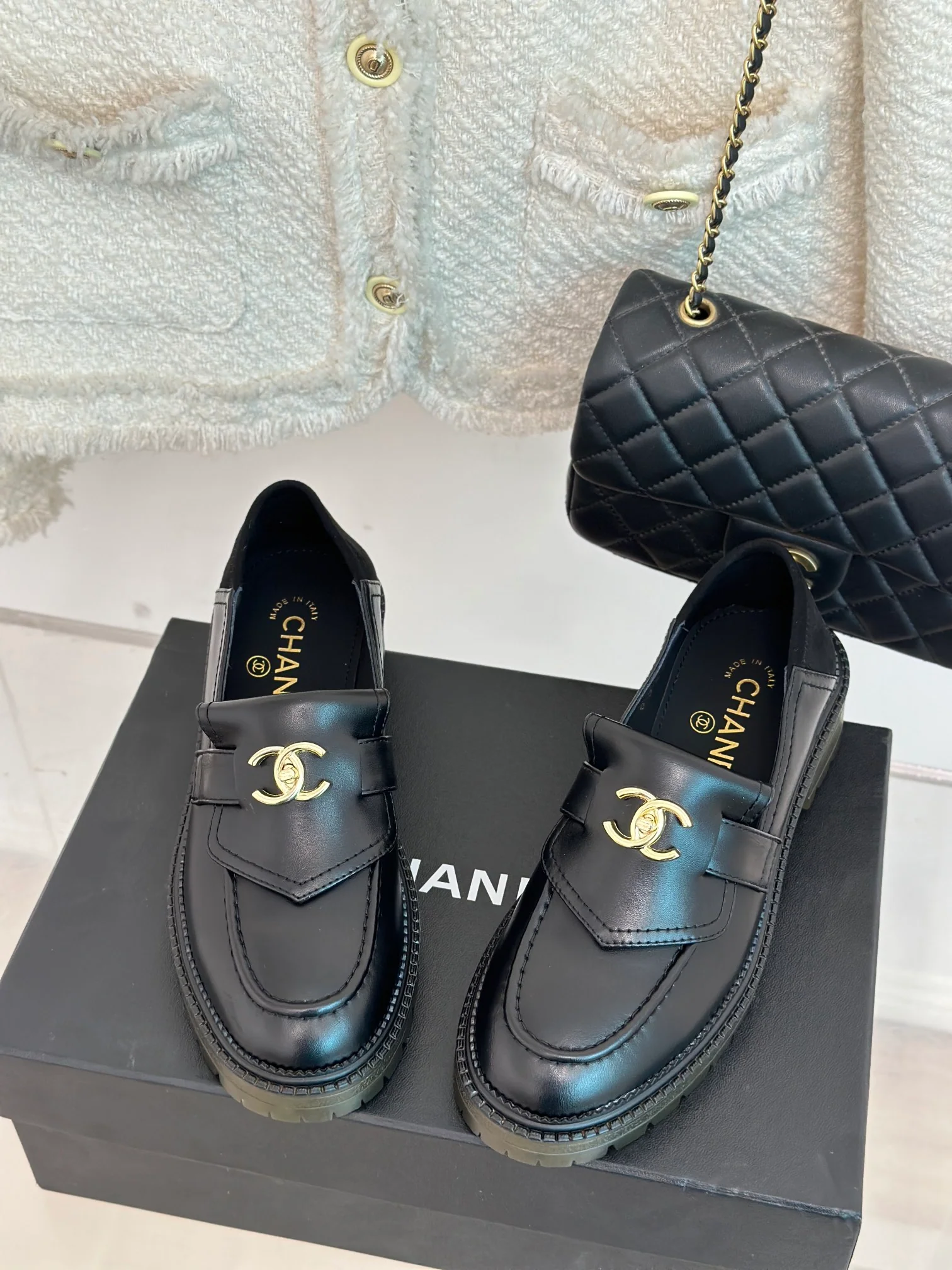 Новинка Chanel 2023 года - Рюкзак с пряжкой - Лоферы без шнурков с ромбовидным узором