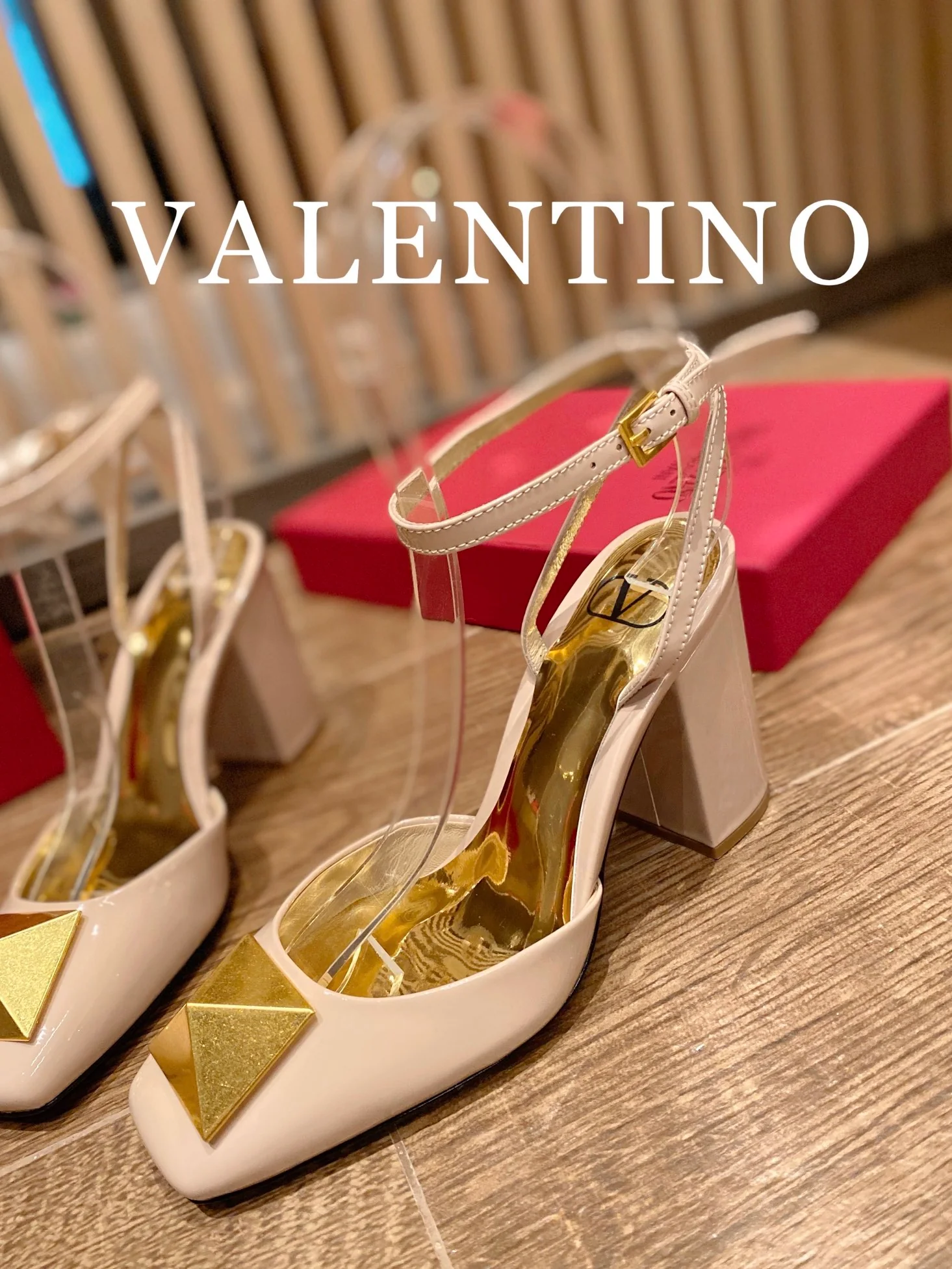 Valentino - Абрикосовые туфли на массивном каблуке с квадратным носком