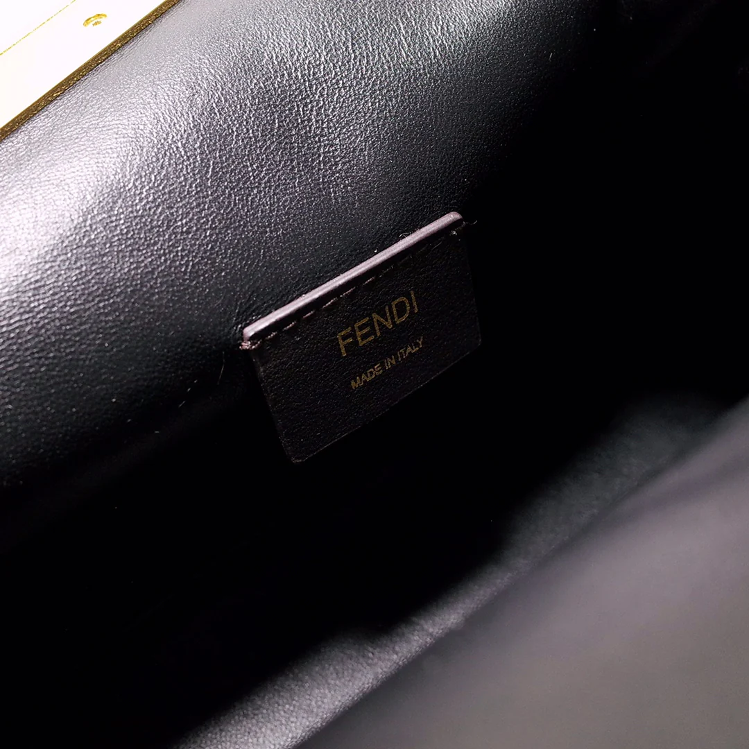 Сумка Fendi-first Medium из черной норки.