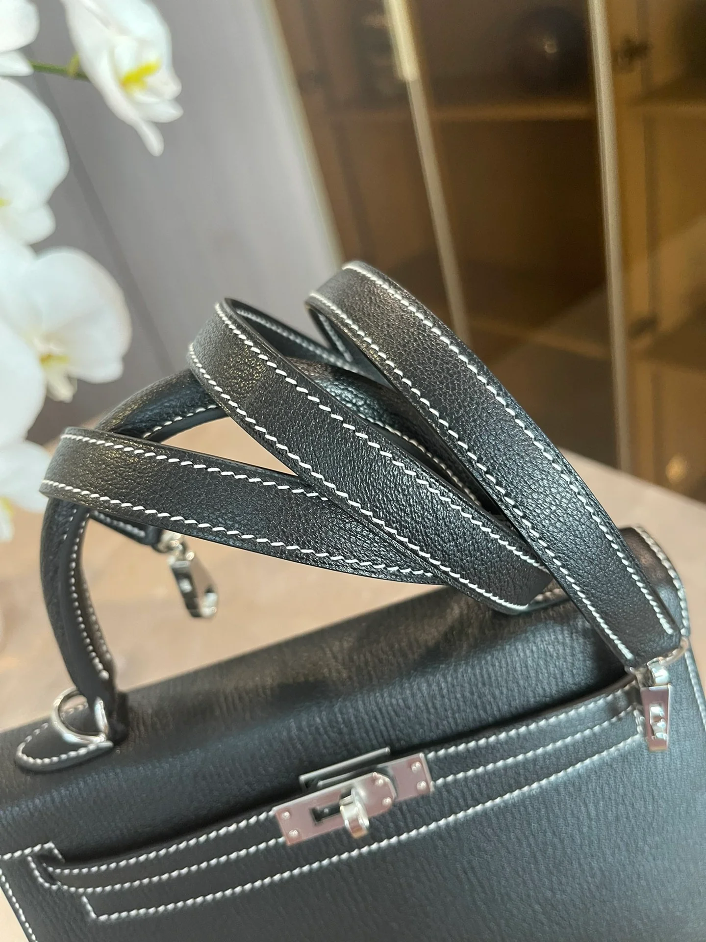 Hermes Kelly 25 - Козья кожа - Резьба в виде подковы - Черно-красный - Серебряная пряжка