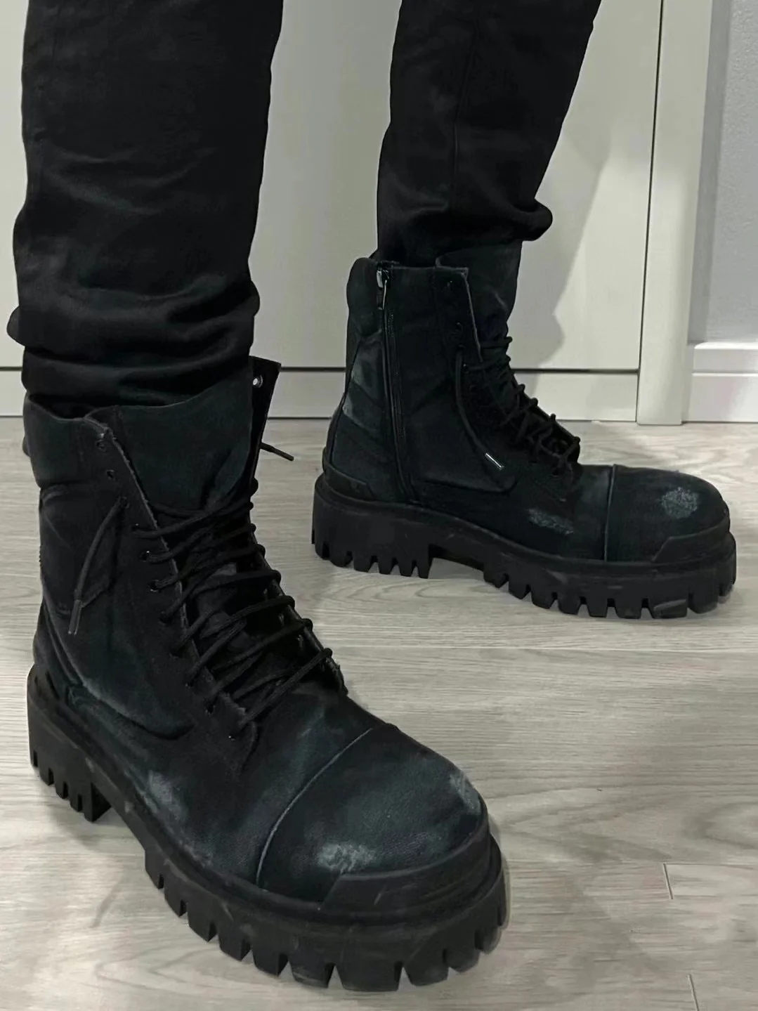Balenciaga - Ботинки Big Head - Ботинки Dr. Martens - Верхнее изображение